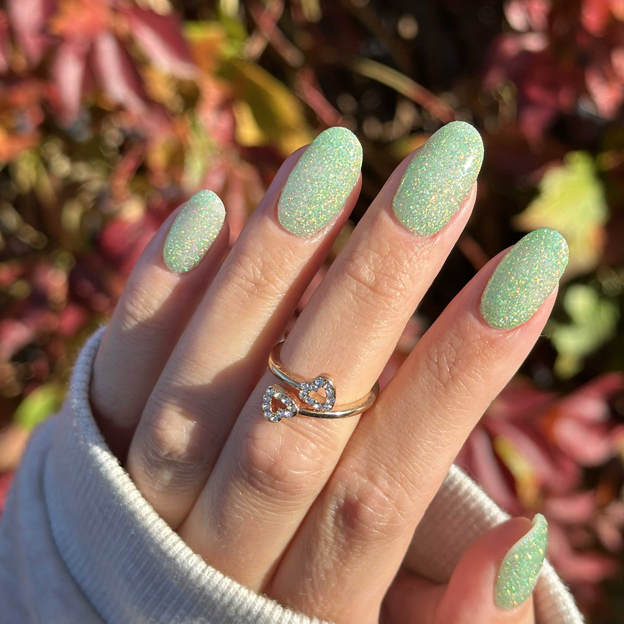 Minty Fresh Nails Glow
